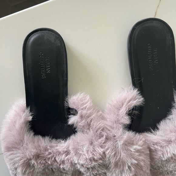 Urban Outfitters Fluff Slipper Shoe - Picture 2 of 3